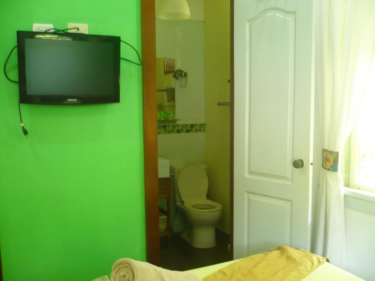 Dos Palmitos Bed And Breakfast Kota Panama Bagian luar foto